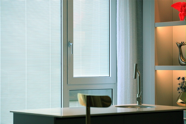 减少噪音，让生活更舒适-智能型电动内置中空百叶玻璃